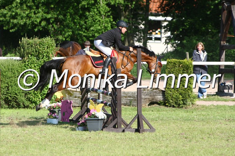 204M4987_Etoile d Araconit_Spring_Axx.JPG